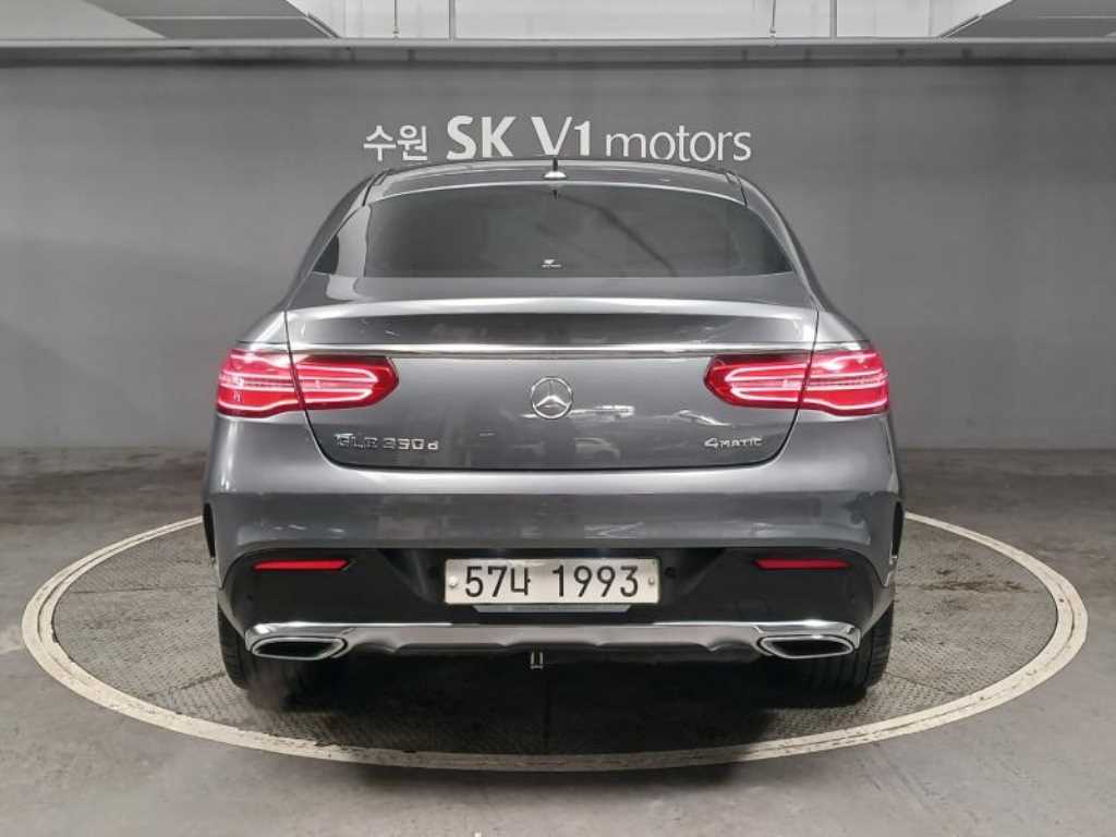 Mercedes Benz GLE Class - Vista 4