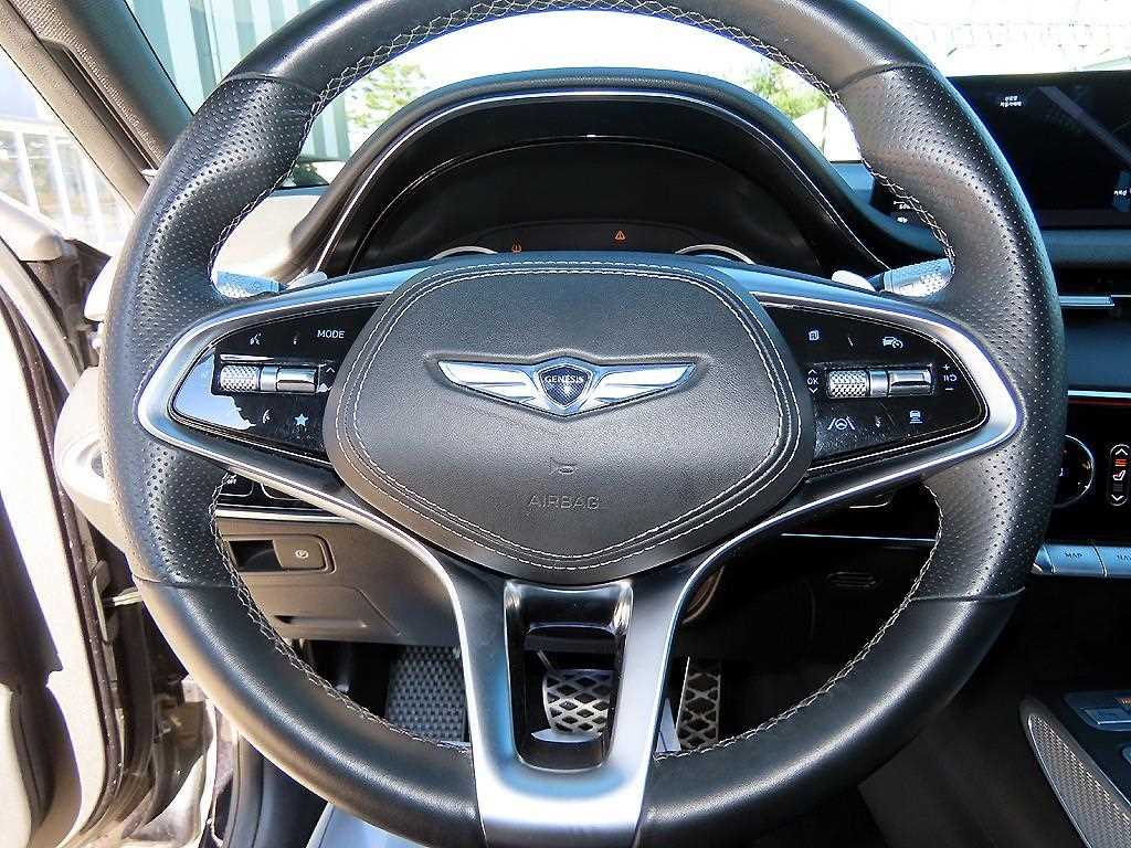 Genesis GV70 - Vista 8