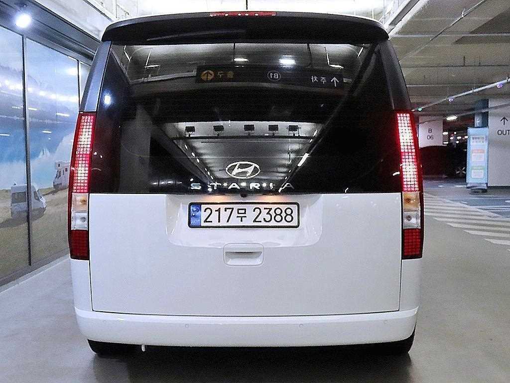HYUNDAI Staria - Vista 5