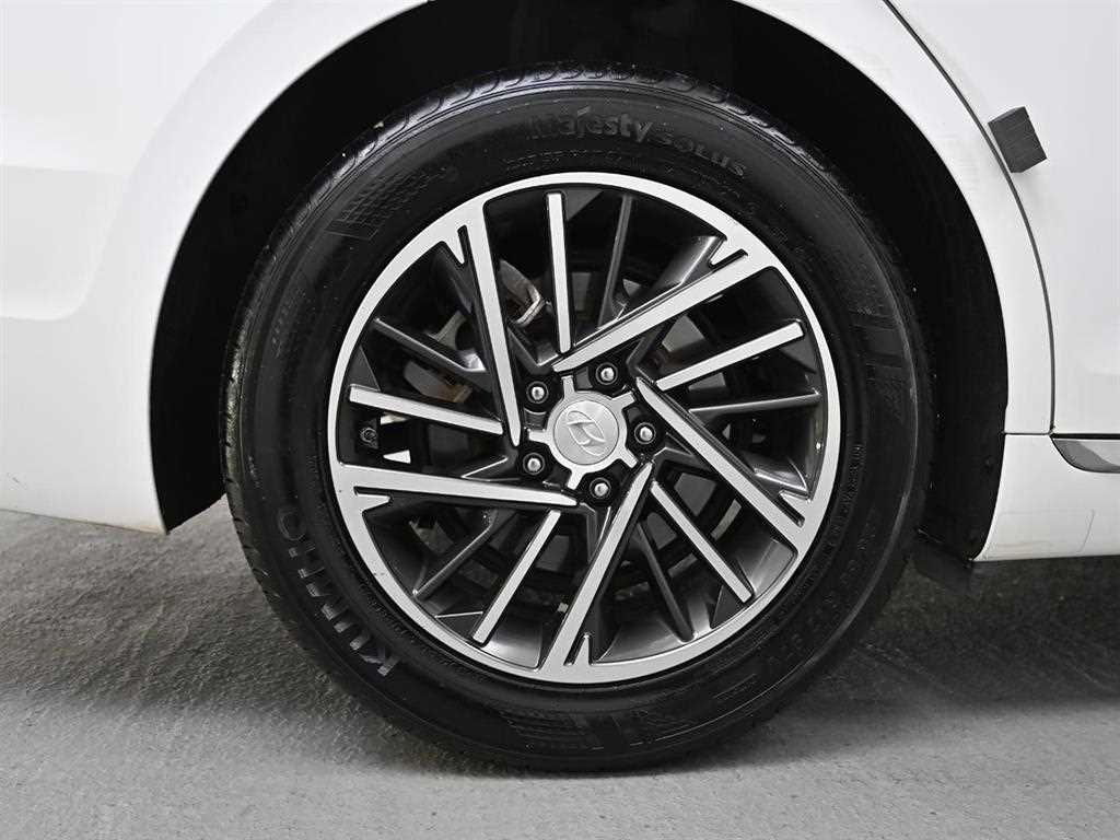 HYUNDAI Grandeur - Vista 5