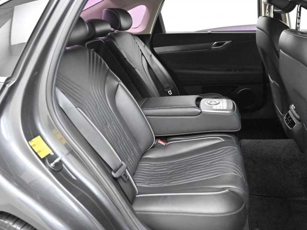 Genesis G80 - Vista 12