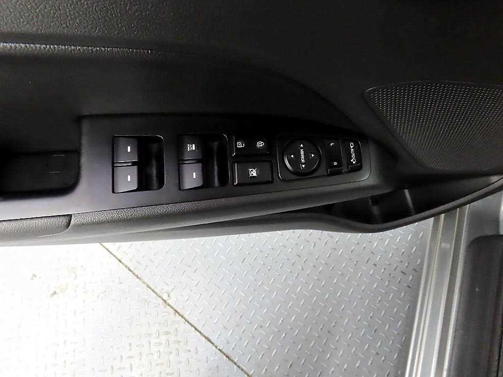 HYUNDAI Avante - Vista 11