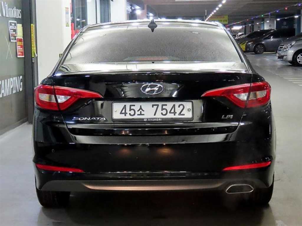 HYUNDAI Sonata - Vista 5