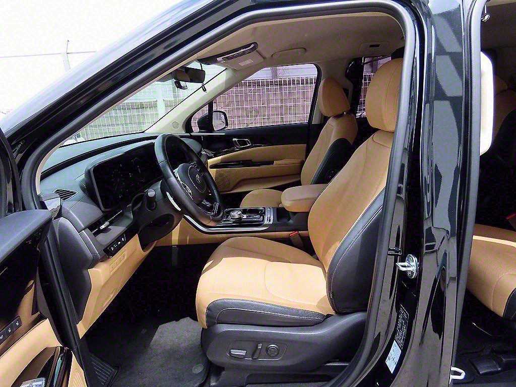 KIA Carnival - Vista 5