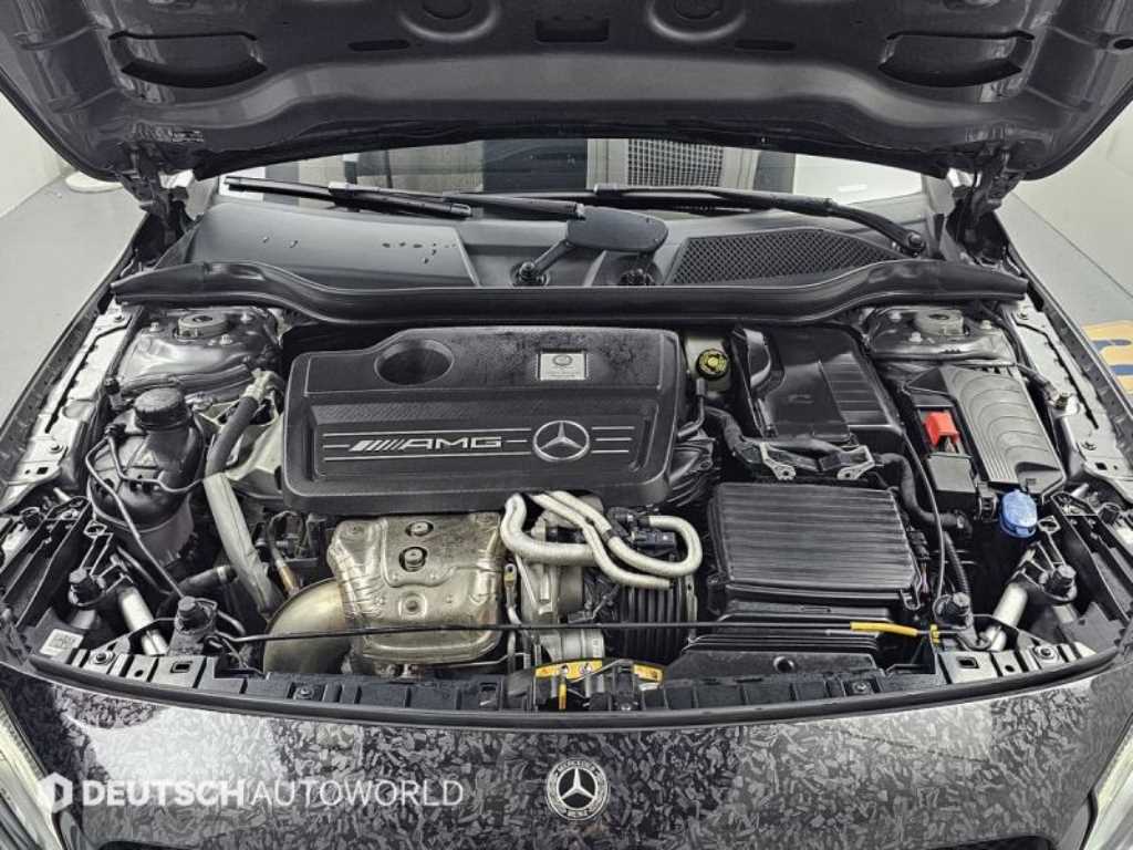 Mercedes Benz GLA Class - Vista 6