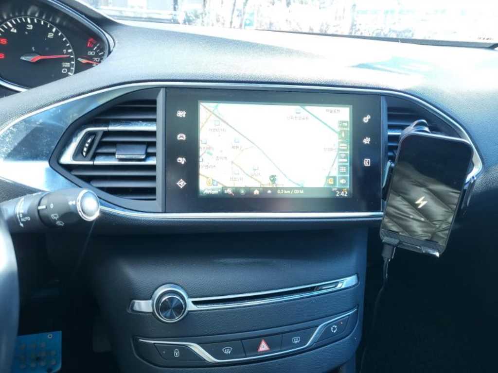 Peugeot 308 - Vista 8