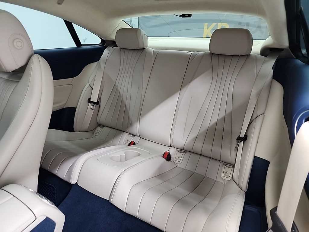 Mercedes Benz E class - Vista 12