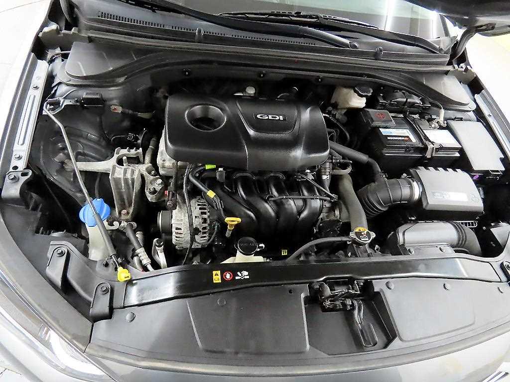 HYUNDAI Avante 2017 Gris - Importación desde Corea - HF Imports Iquique - Foto 18