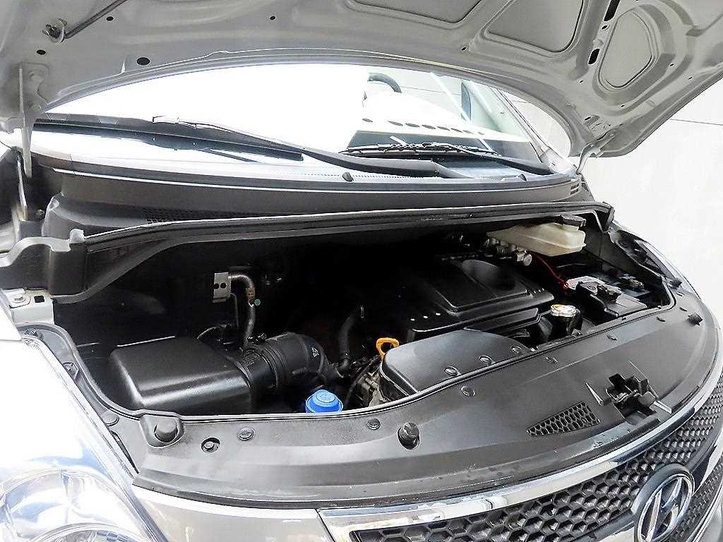 HYUNDAI Starex 2015 Gris - Importación desde Corea - HF Imports Iquique - Foto 18