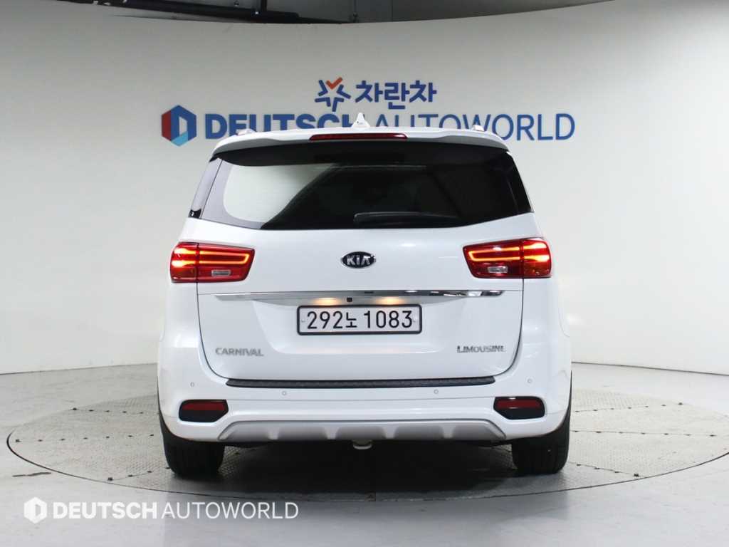 KIA Carnival - Vista 4