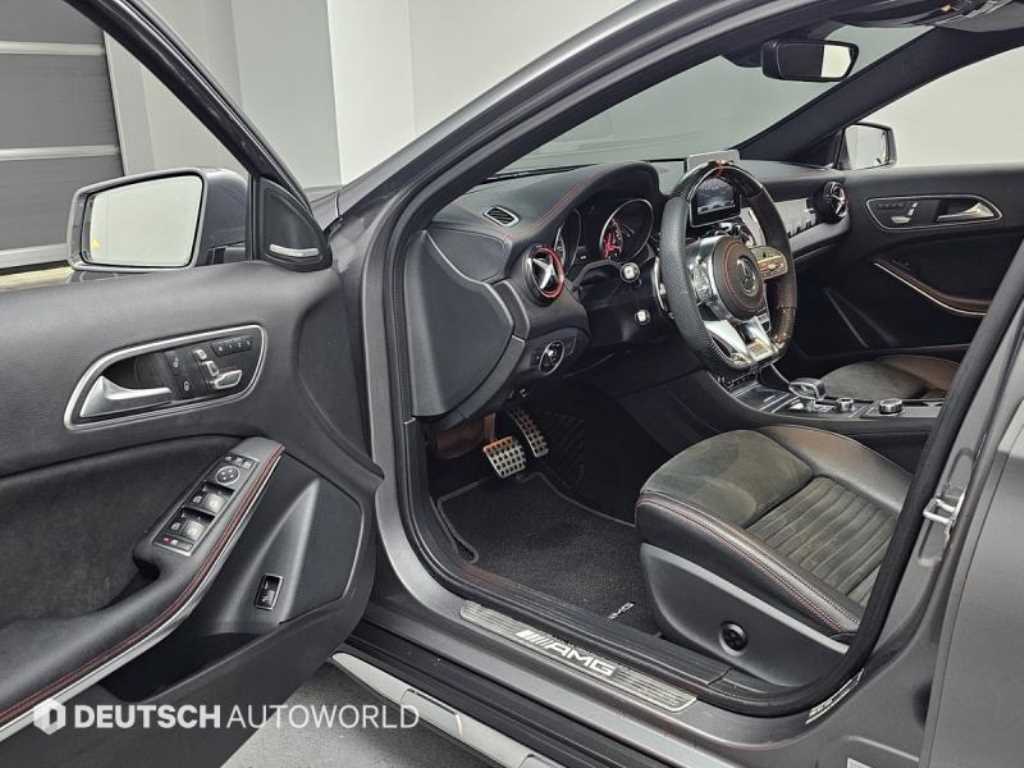 Mercedes Benz GLA Class - Vista 11