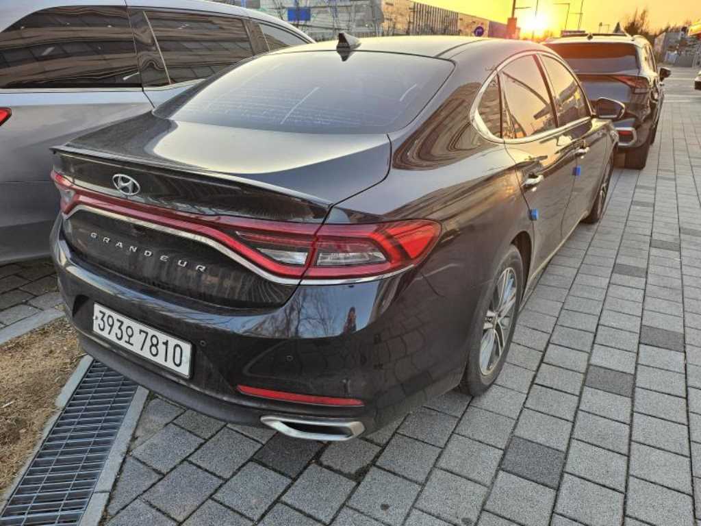 HYUNDAI Grandeur - Vista 2