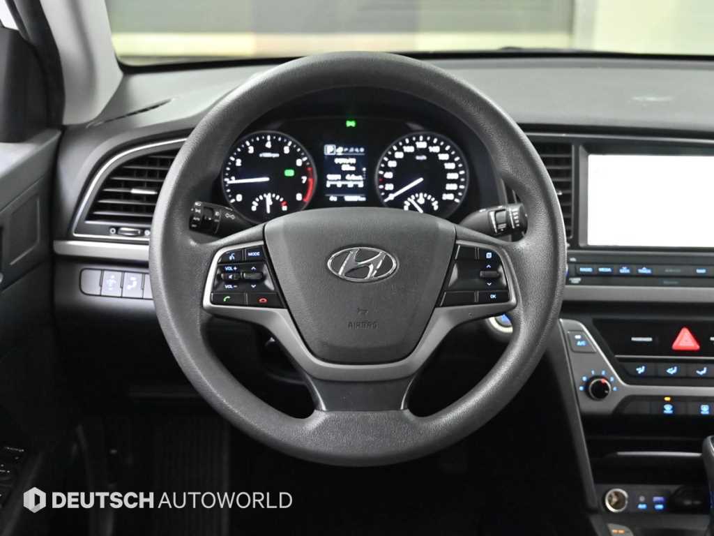 HYUNDAI Avante 2018 Blanco - Importación desde Corea - HF Imports Iquique - Foto 14