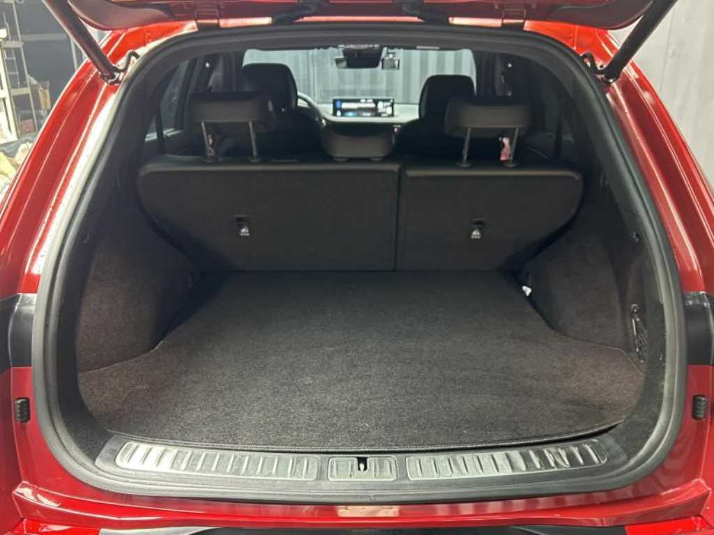 Genesis GV70 - Vista 5