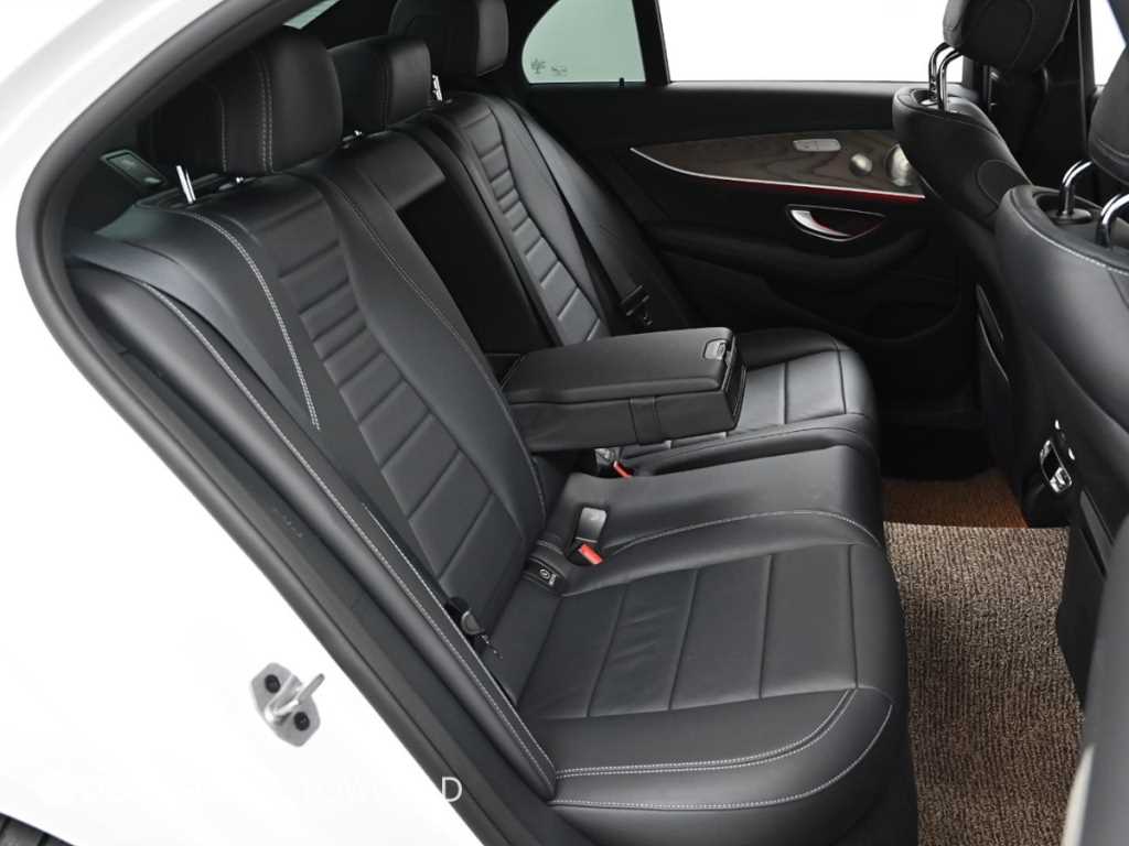 Mercedes Benz E class - Vista 12