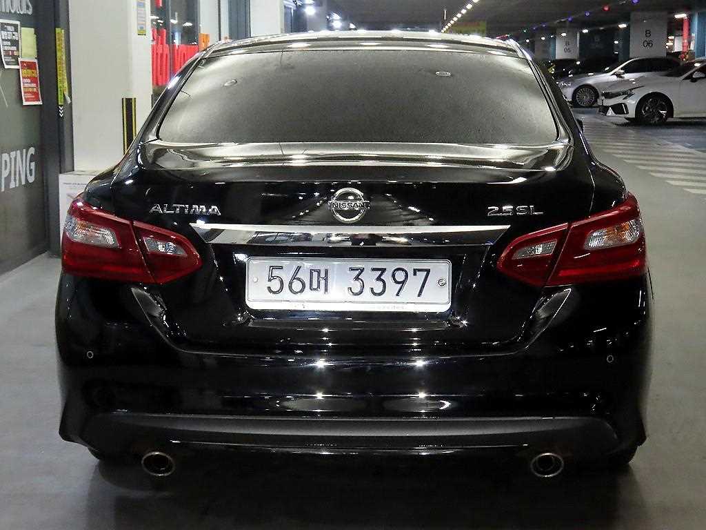 Nissan Altima - Vista 5