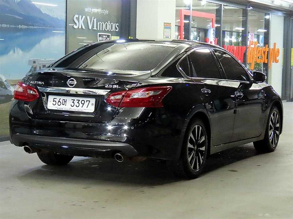 Nissan Altima - Vista 4