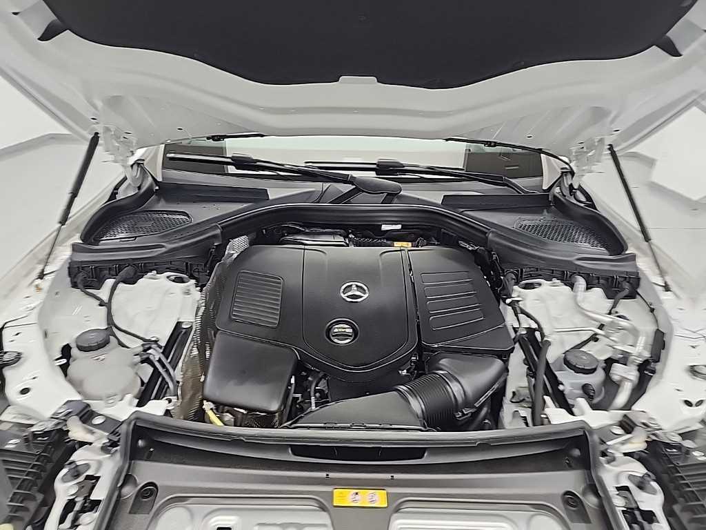 Mercedes Benz GLC Class - Vista 5