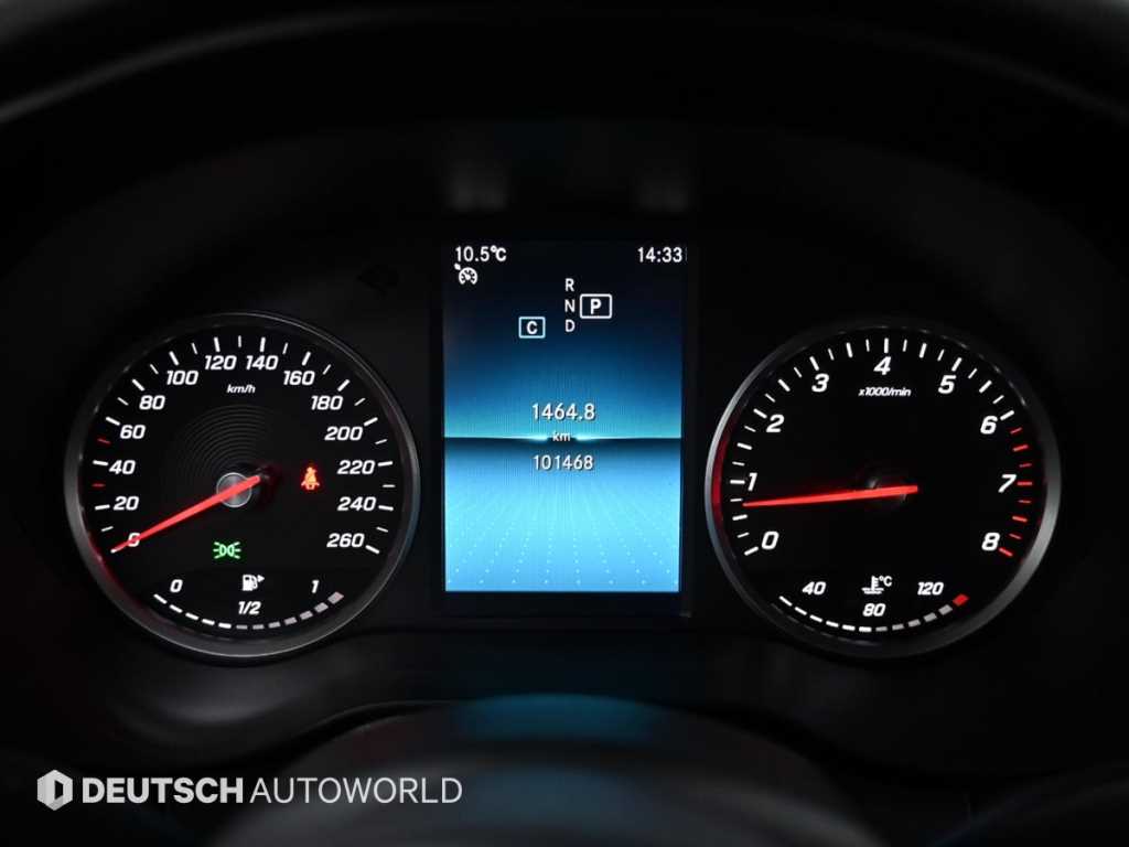 Mercedes Benz C Class - Vista 8