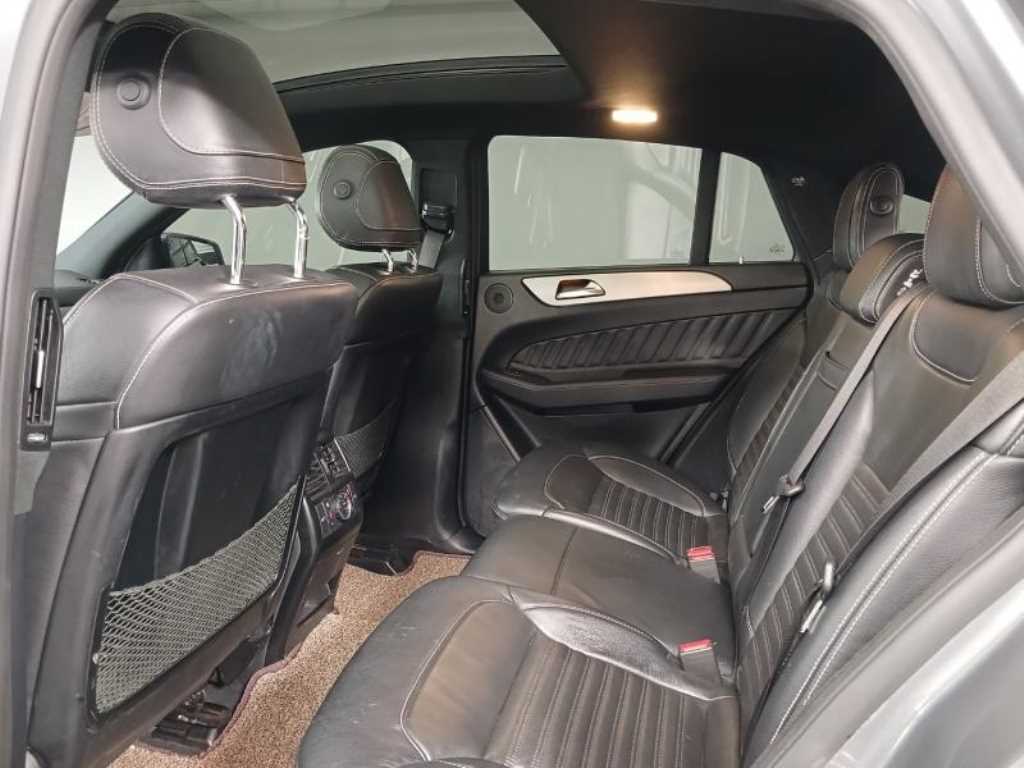 Mercedes Benz GLE Class - Vista 8