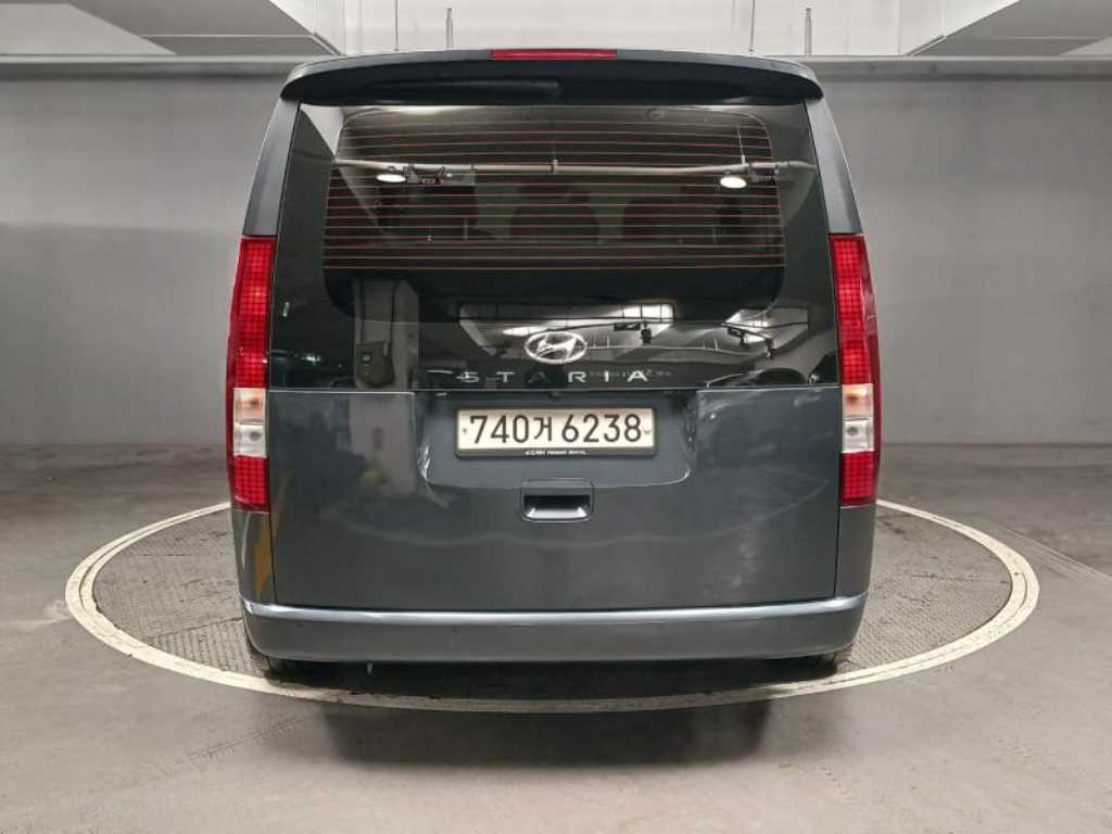 HYUNDAI Staria - Vista 2