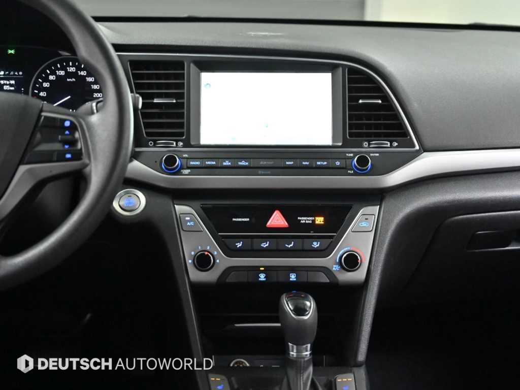 HYUNDAI Avante 2018 Blanco - Importación desde Corea - HF Imports Iquique - Foto 15