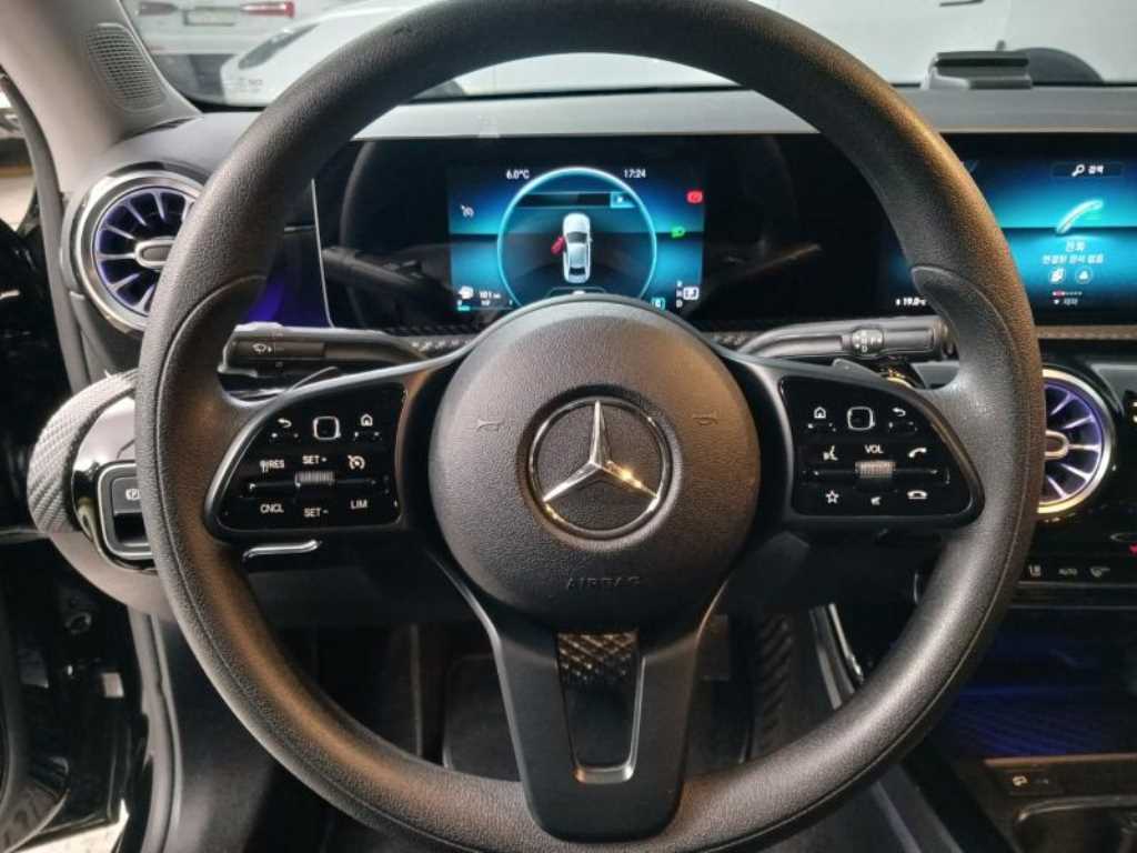 Mercedes Benz A Class - Vista 11