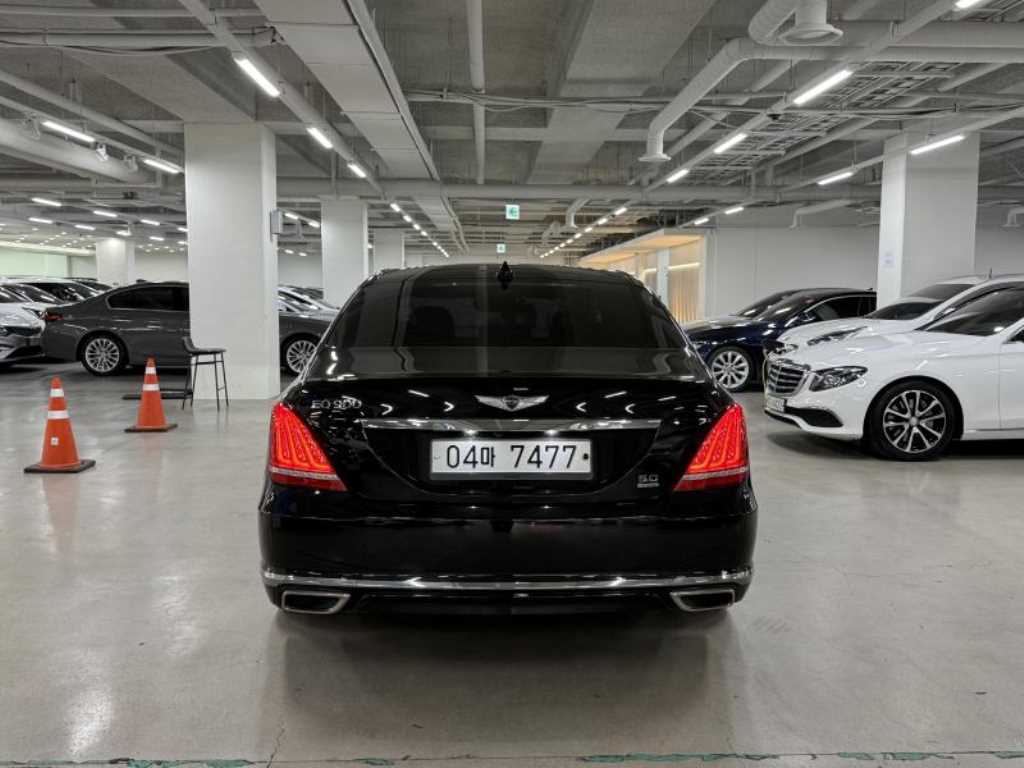 Genesis EQ900 - Vista 4