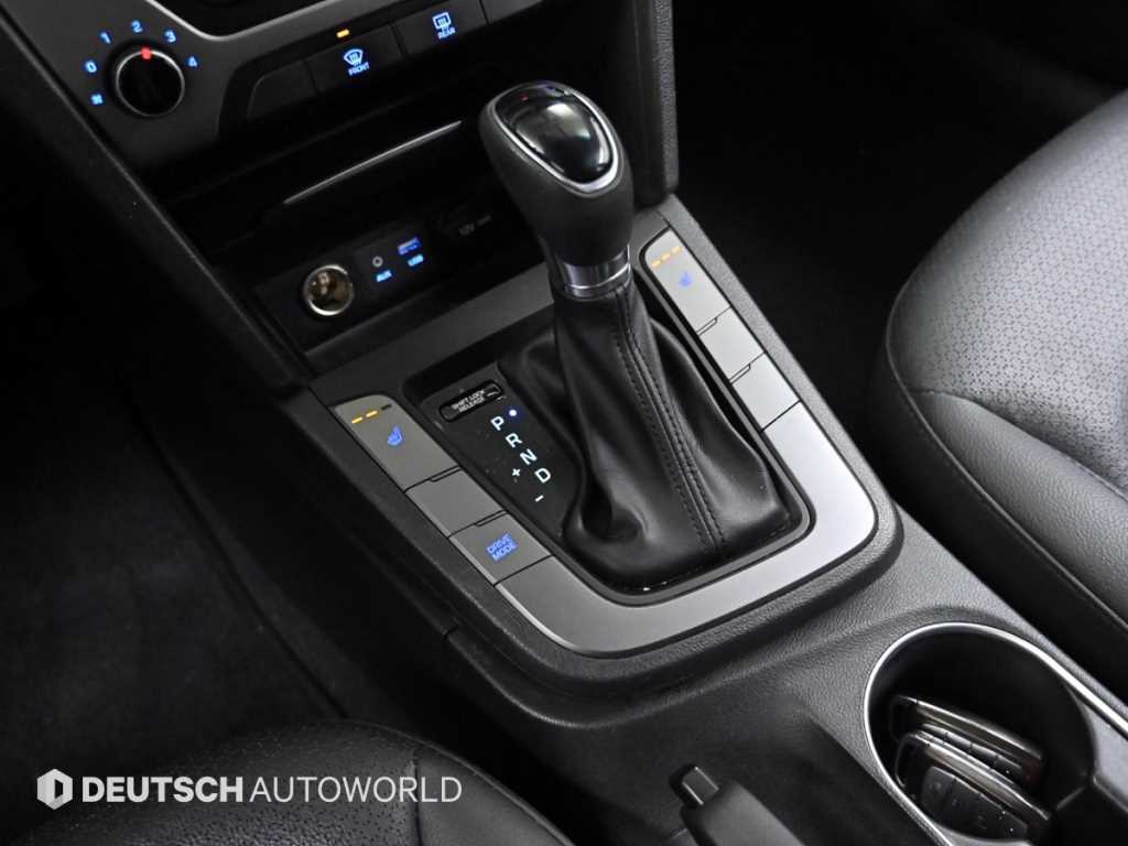 HYUNDAI Avante - Vista 10