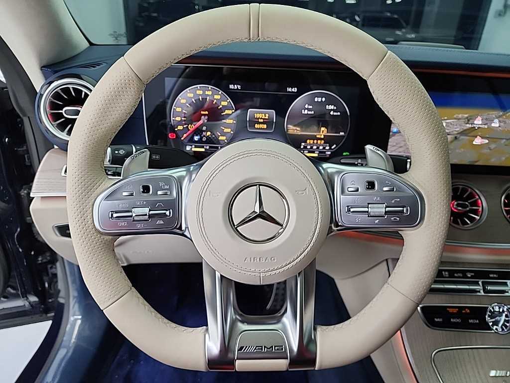 Mercedes Benz E class - Vista 10