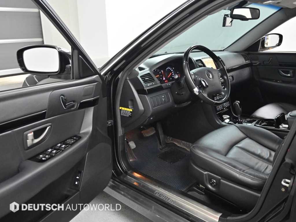 KIA Opirus - Vista 11