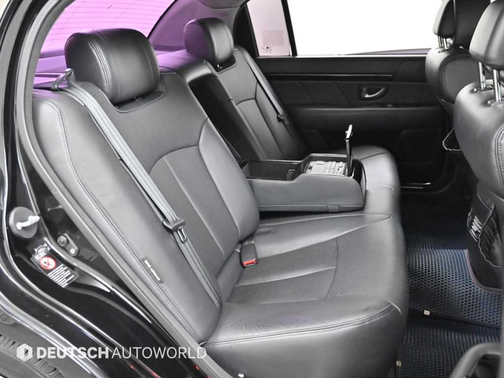 KIA Opirus - Vista 12