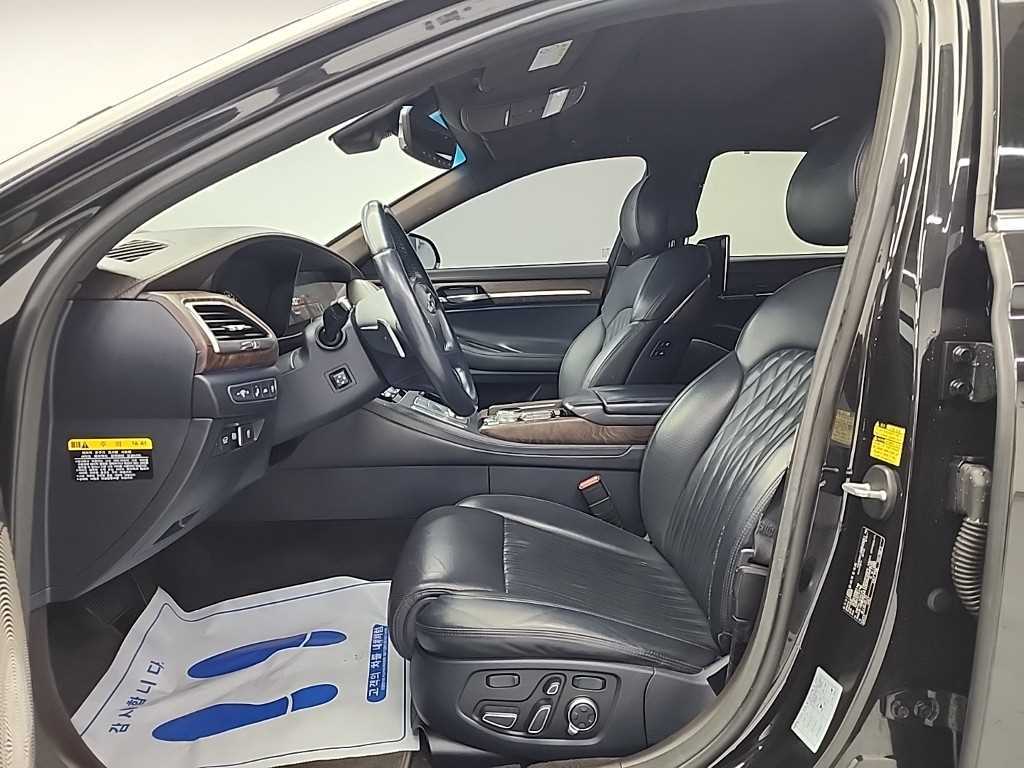 Genesis G90 - Vista 11