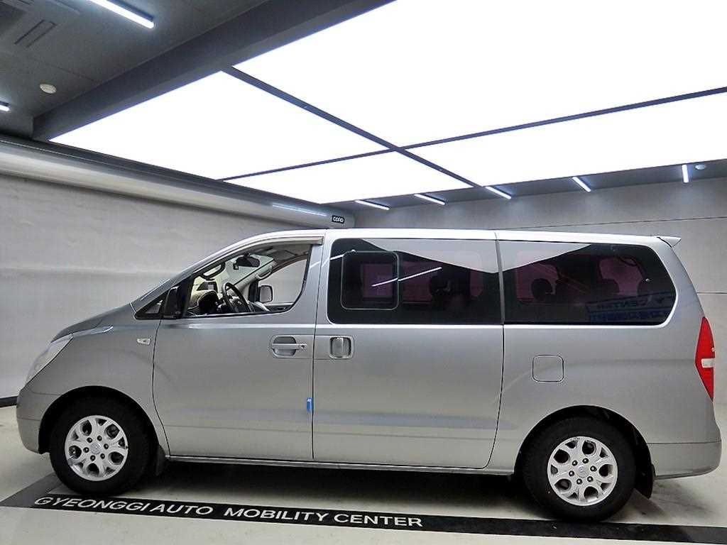 HYUNDAI Starex - Vista 4