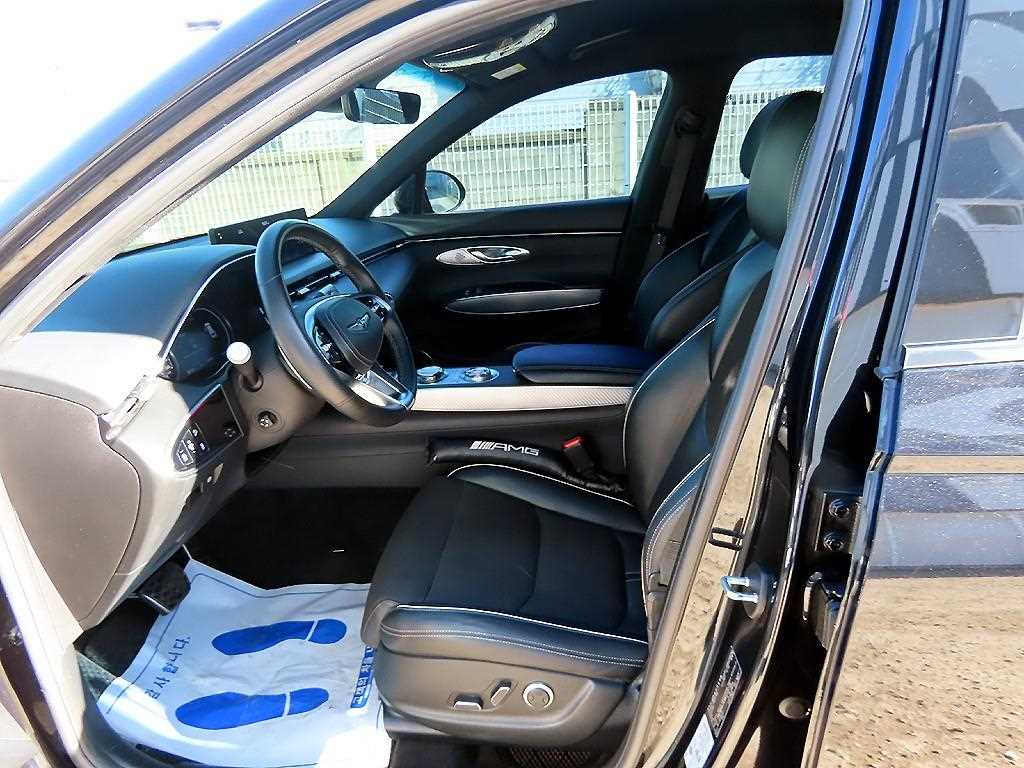 Genesis GV70 - Vista 5