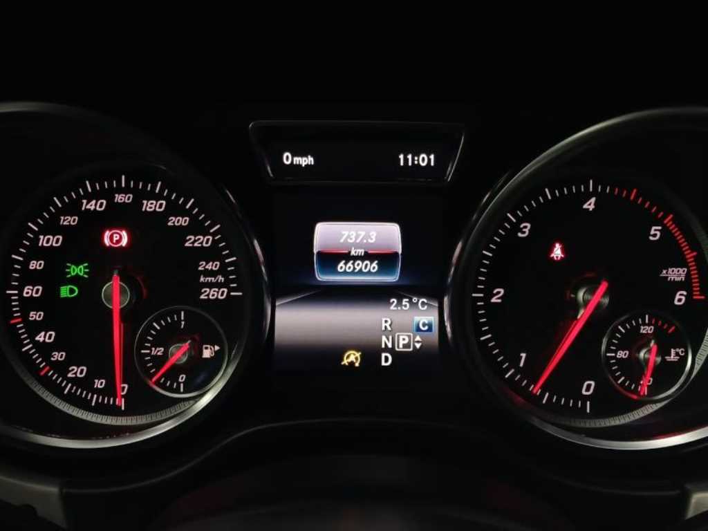 Mercedes Benz GLE Class - Vista 10