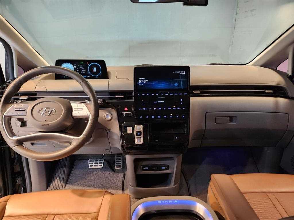 HYUNDAI Staria - Vista 7