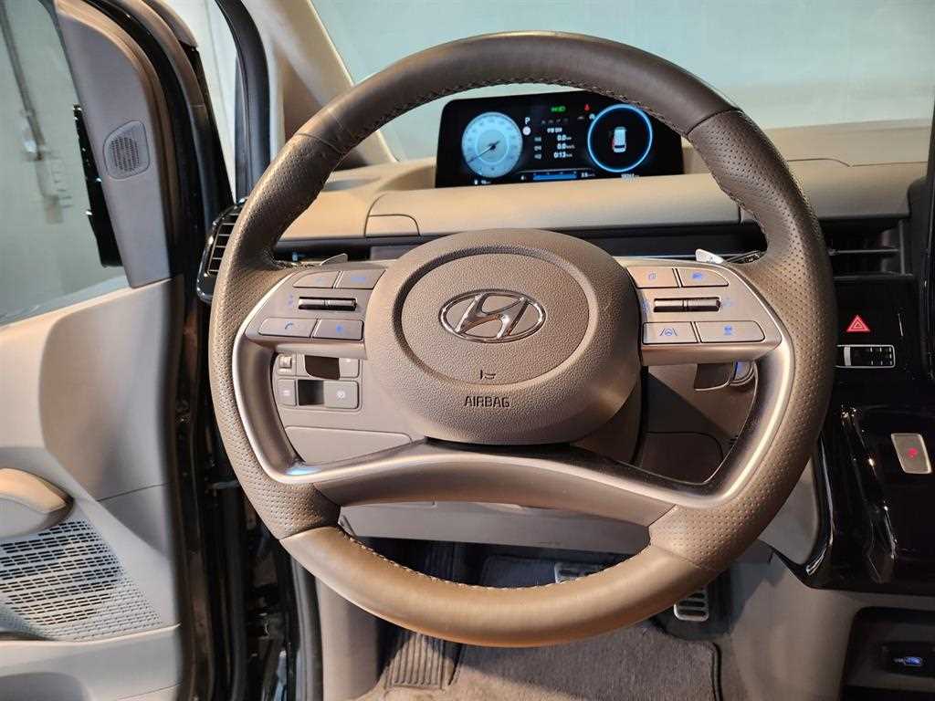 HYUNDAI Staria - Vista 8