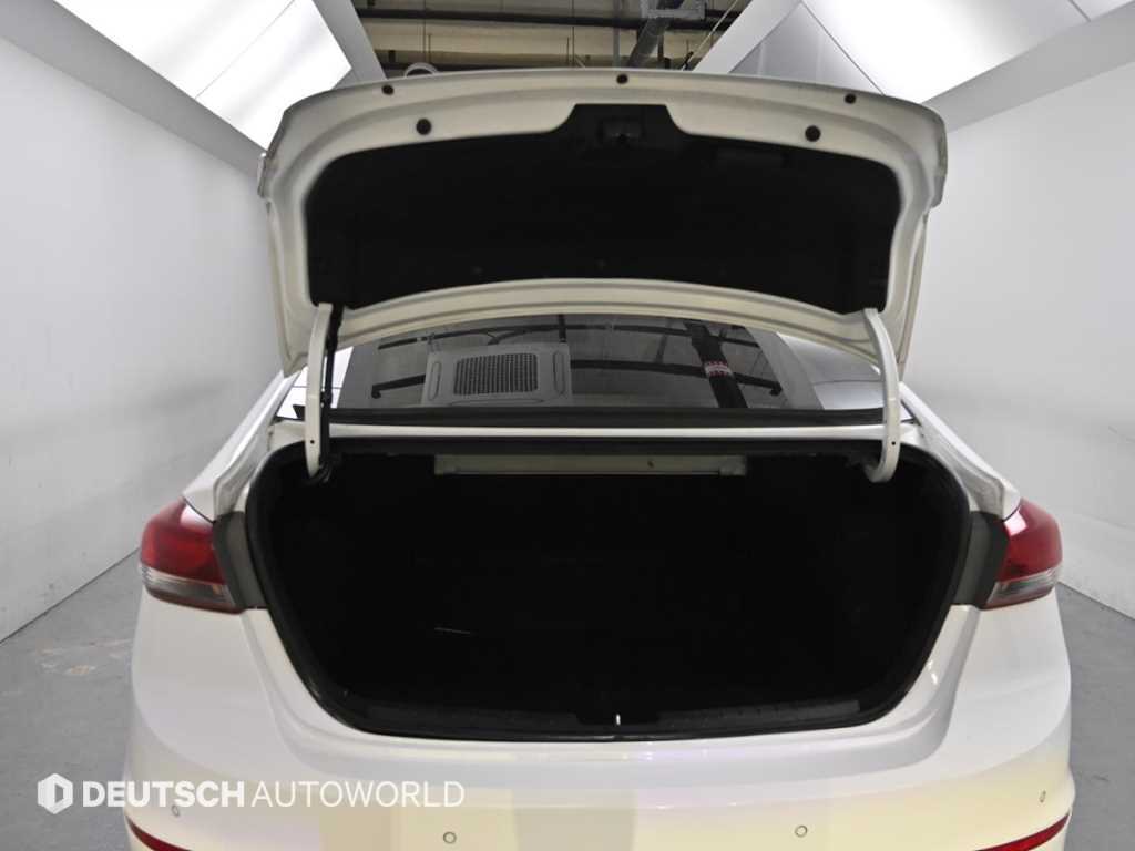 HYUNDAI Avante 2018 Blanco - Importación desde Corea - HF Imports Iquique - Foto 20