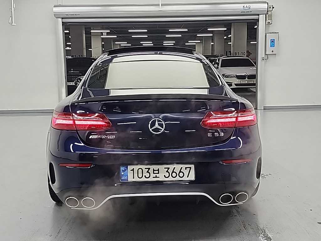 Mercedes Benz E class - Vista 4