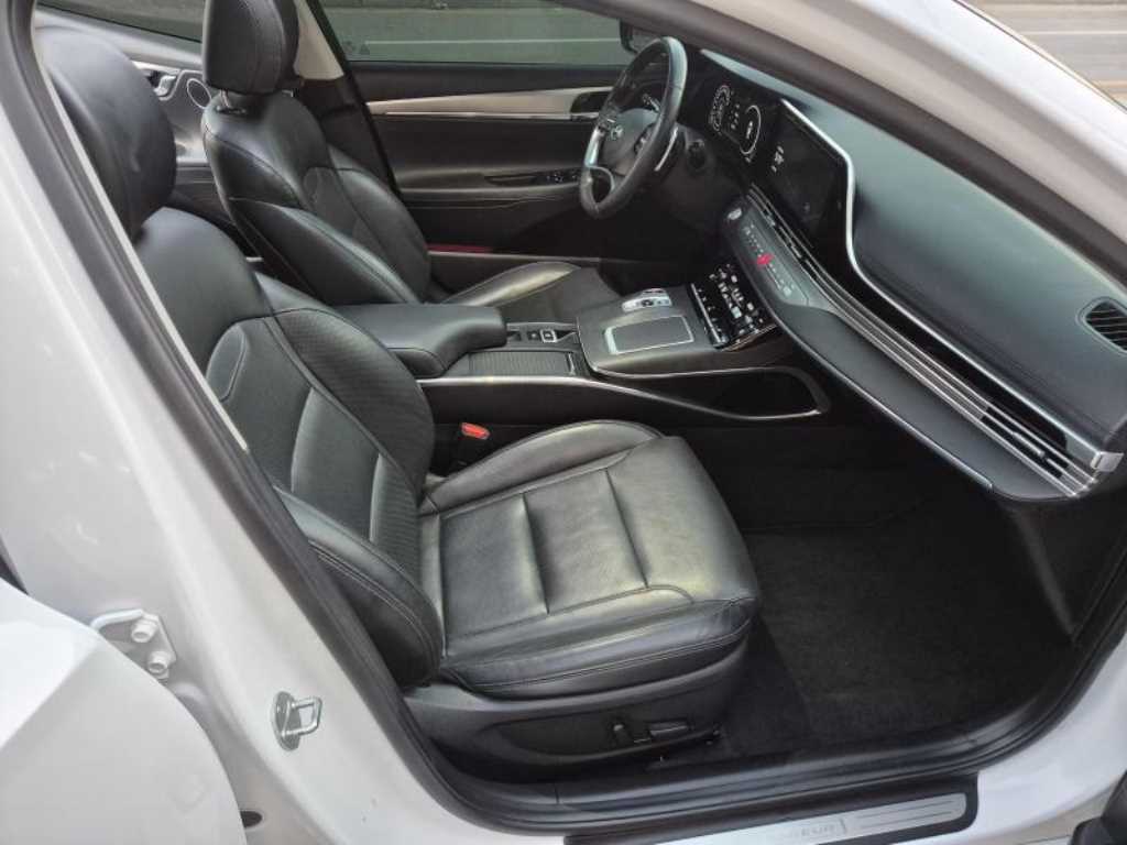 HYUNDAI Grandeur - Vista 9