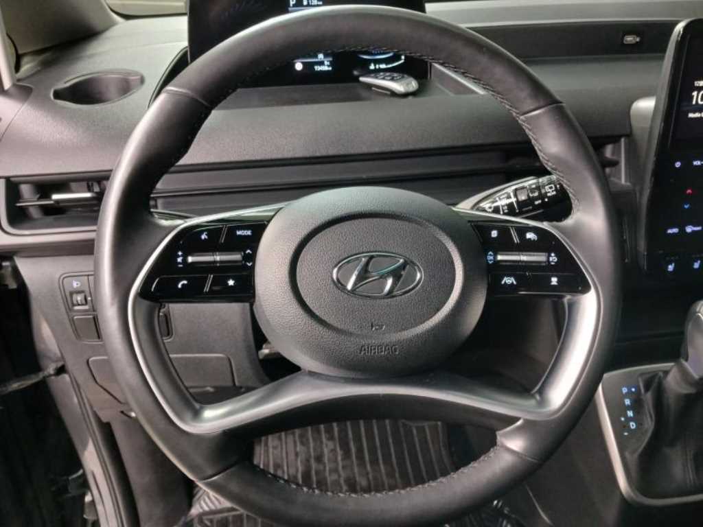 HYUNDAI Staria - Vista 11