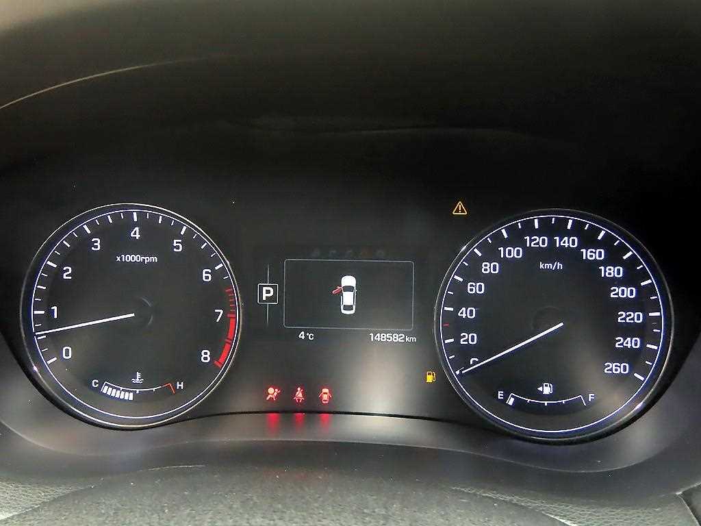 HYUNDAI Genesis - Vista 9