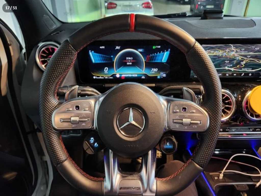 Mercedes Benz GLA Class - Vista 11