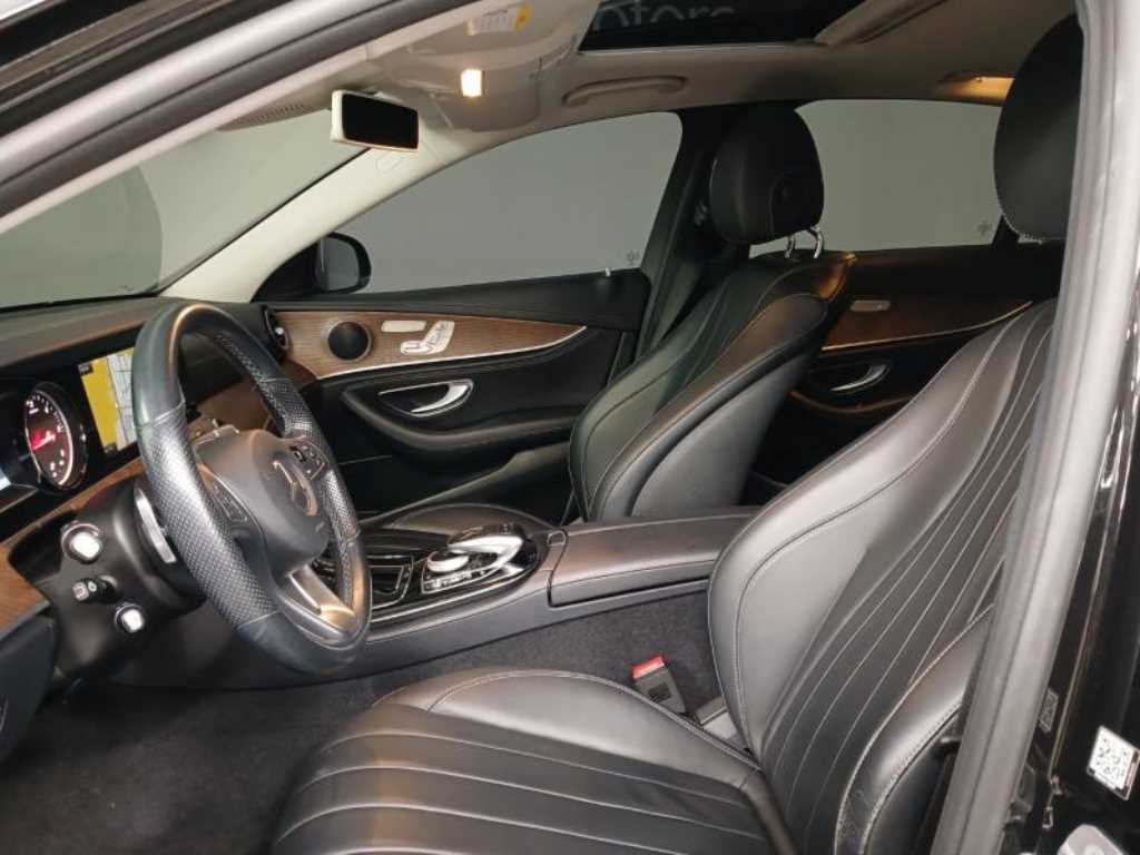 Mercedes Benz E class - Vista 7