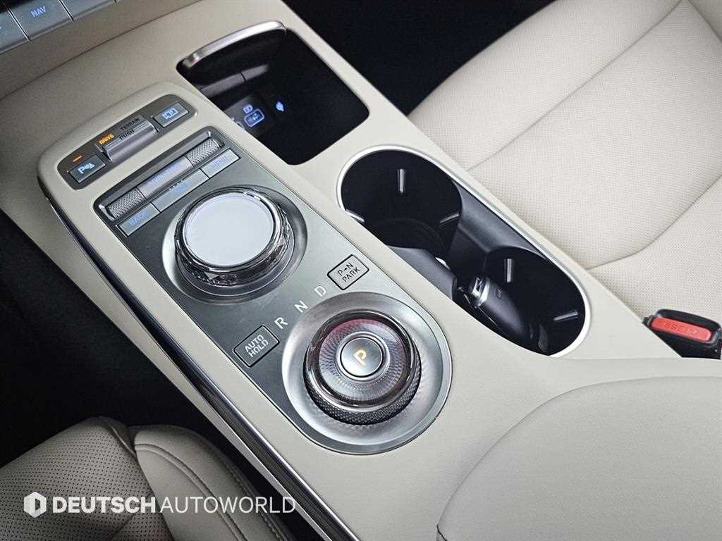 Genesis GV70 - Vista 9