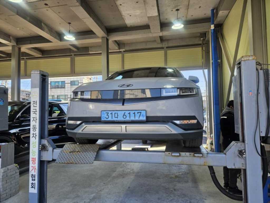 HYUNDAI Ioniq 5 2022 Gris - Importación desde Corea - HF Imports Iquique - Foto 16
