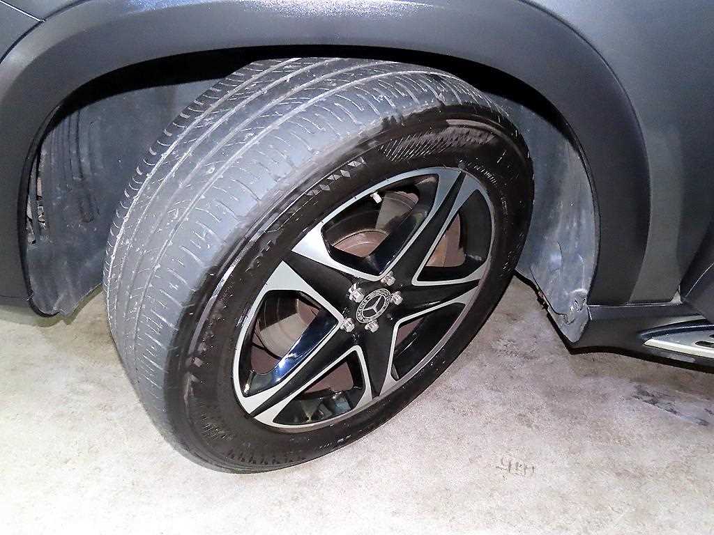 Mercedes Benz GLE Class - Vista 5