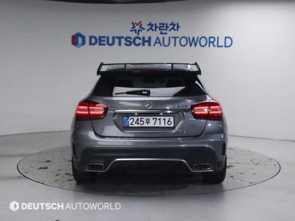 Mercedes Benz GLA Class - Vista 4