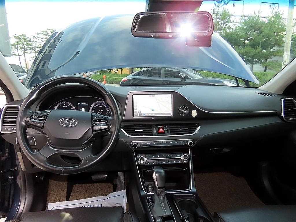 HYUNDAI Grandeur - Vista 9